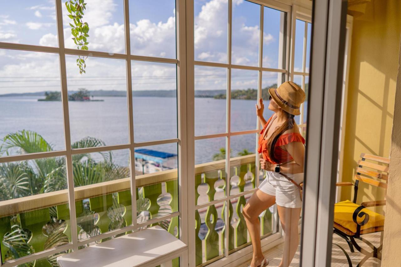 Hotel Peten Flores Bagian luar foto