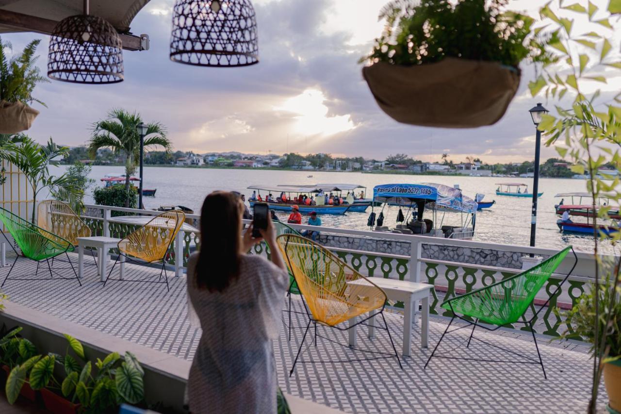 Hotel Peten Flores Bagian luar foto