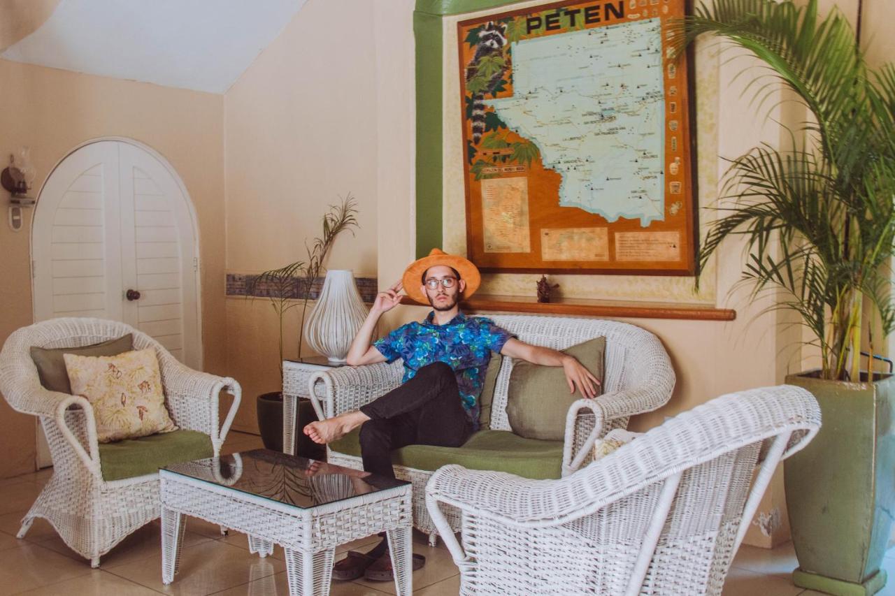 Hotel Peten Flores Bagian luar foto