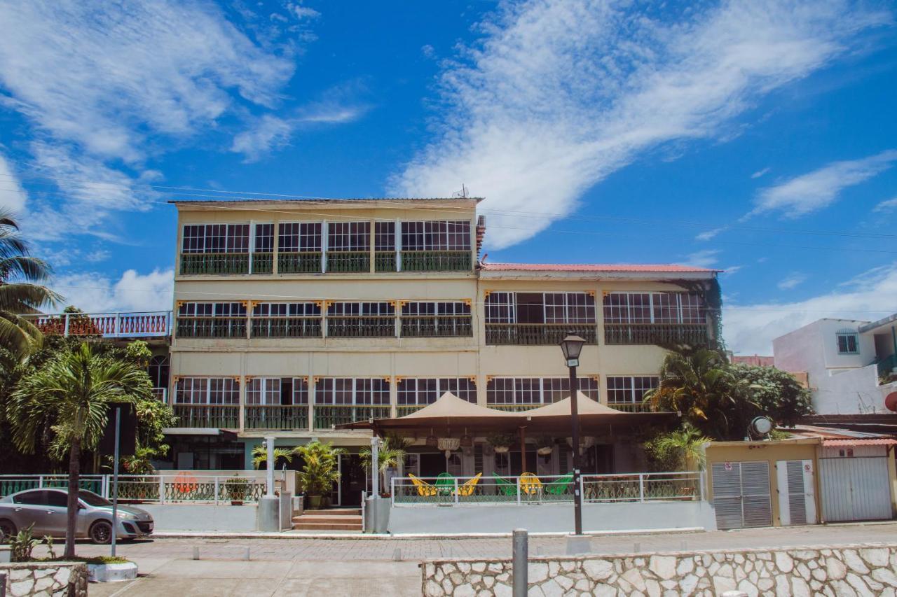 Hotel Peten Flores Bagian luar foto
