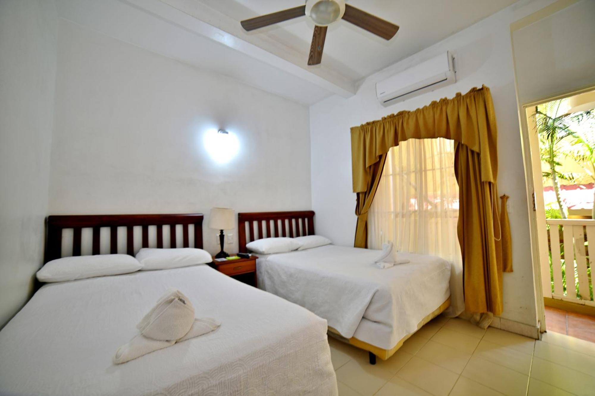 Hotel Peten Flores Bagian luar foto