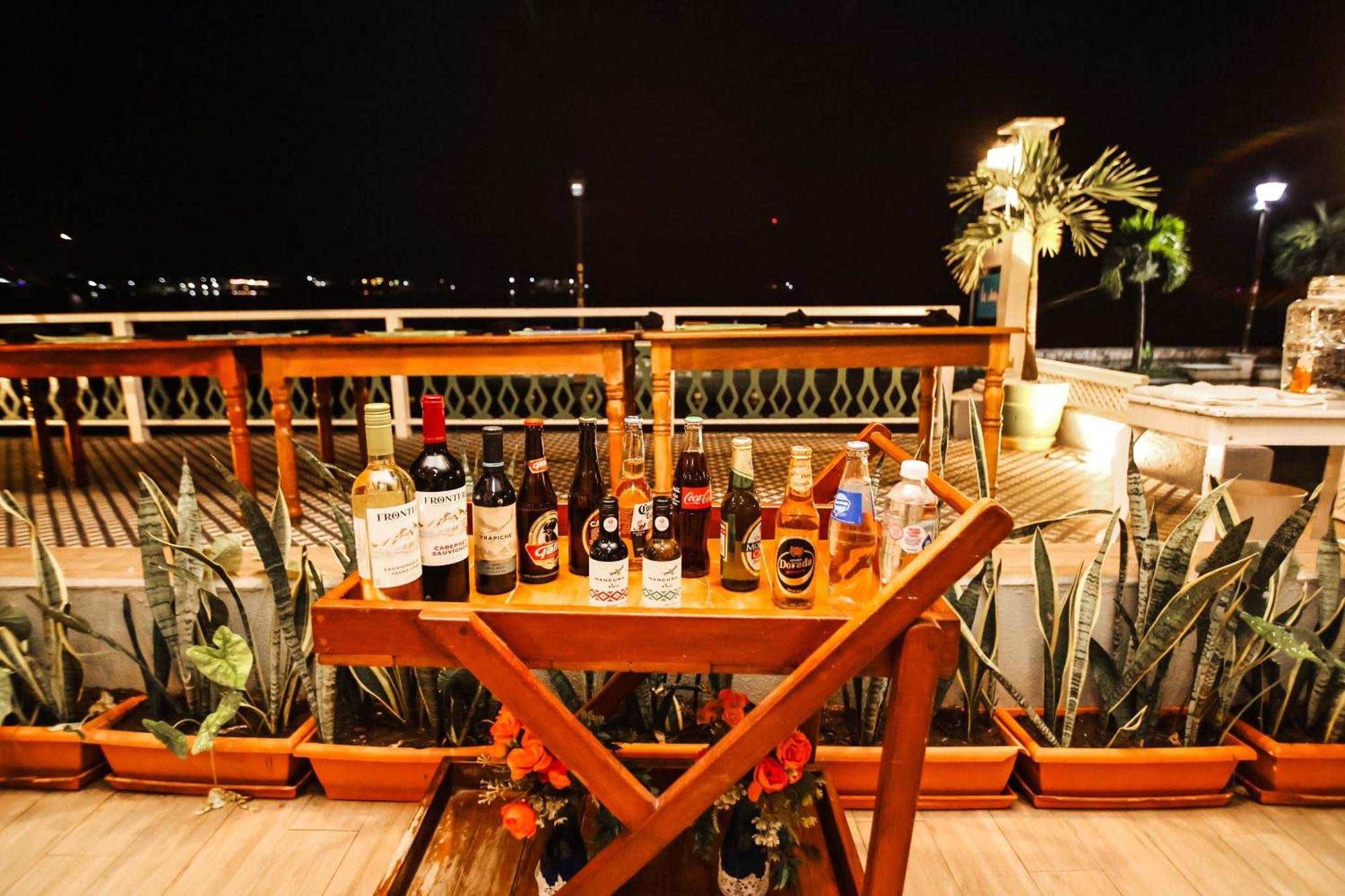Hotel Peten Flores Bagian luar foto