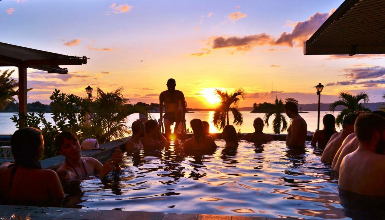Hotel Peten Flores Bagian luar foto